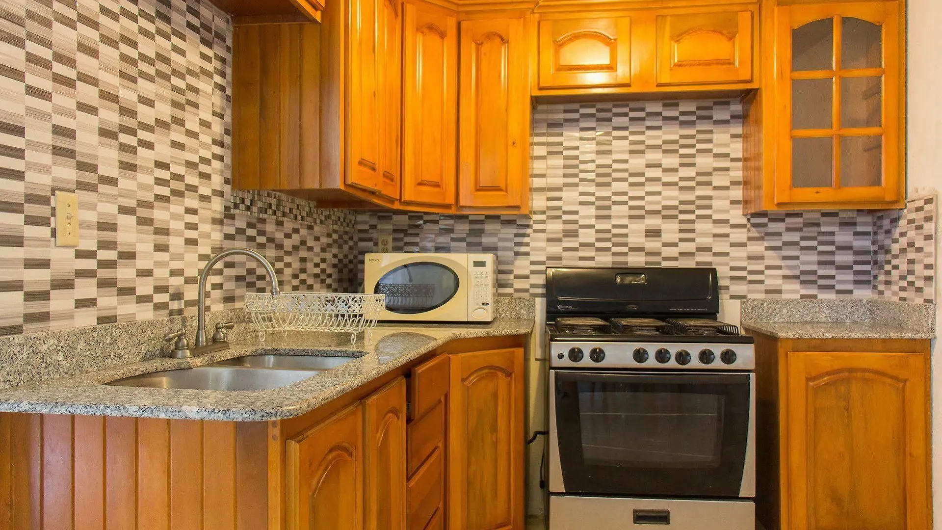 Chateau De La Rose 1Bdr Apartment 蒙特哥贝 0*,  牙买加